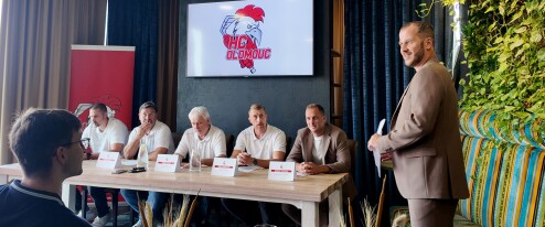 Extraliga startuje, Mora začíná dvakrát doma