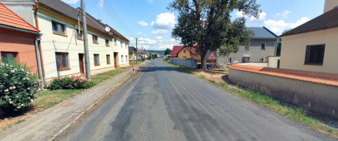 Štarnov není průjezdný. Řidiči zákaz ignorují, obec je hlásí policii