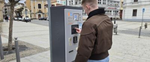 Parkování se v Olomouckém kraji mění. Radnice přidávají nová místa