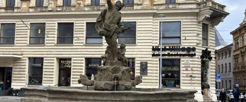 Voda z ní roky prosakovala. Merkurovu kašnu v Olomouci jako první chrání olovo