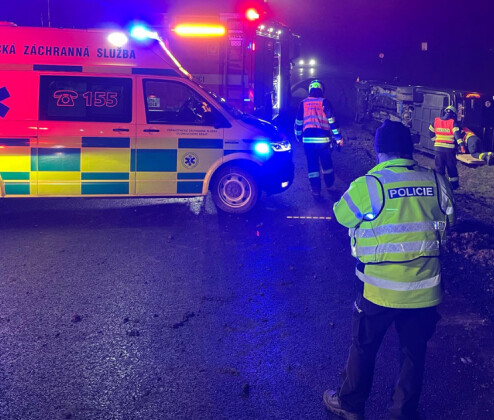 AKTUÁLNĚ: U Kokor havaroval autobus