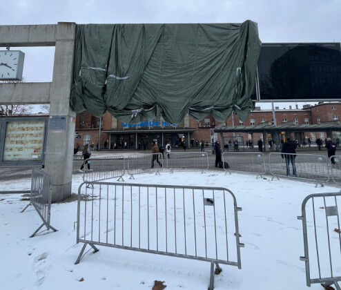 Po půl roce ji opraví. Infotabule na hlavním nádraží vyjde na 430 tisíc