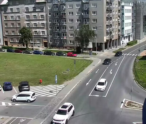 DataReport: Vede špatné parkování, tradice o průlezu sloupem ustupuje. Máme statistiku přestupků