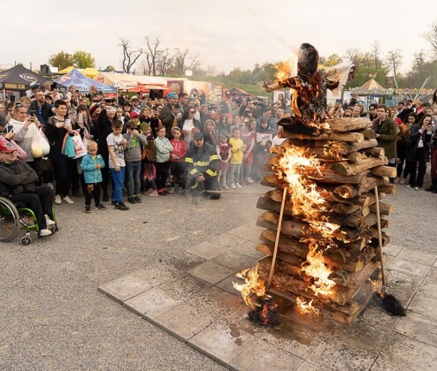 Pálení čarodějnic 2026: Kde všude se budou letos slétávat?