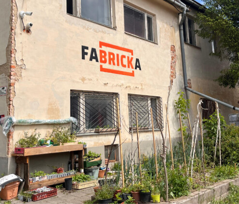 V paneláku to nejde, ve Fabričce ano. Nabízí zázemí řemeslníkům, hudebníkům i dětem