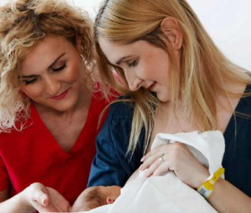 Kojení nemusí přijít samo. V Prostějově pomáhají maminkám i doma