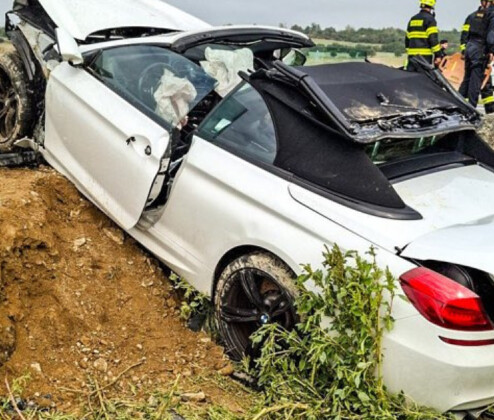 Vážná nehoda v Přerově. Jednoho člověka museli hasiči vyprostit z auta