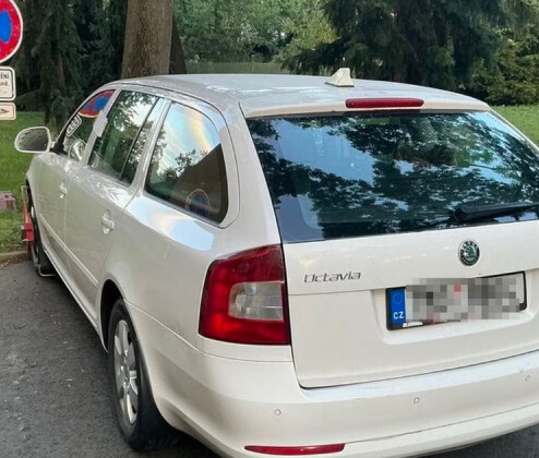 Značky nestačí. V Olomouci už kvůli blokovému čištění řešili skoro 600 aut