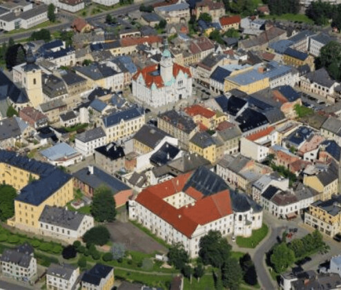 Šumperk spouští chytrou síť. Energii ze 195 panelů uloží obří baterie
