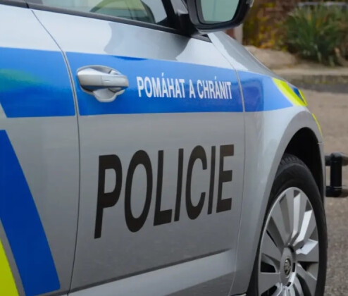 Auto přejelo do protisměru. Po srážce v Rudě nad Moravou skončili tři lidé v nemocnici