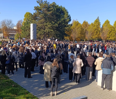 Studenti vyhlásili kvůli rušení poplatků pro ČT a ČRo na 3. listopad stávku